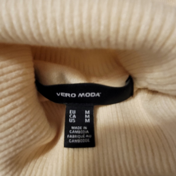 Short sleeve, turtleneck, business casual tee - Picture 5 of 5